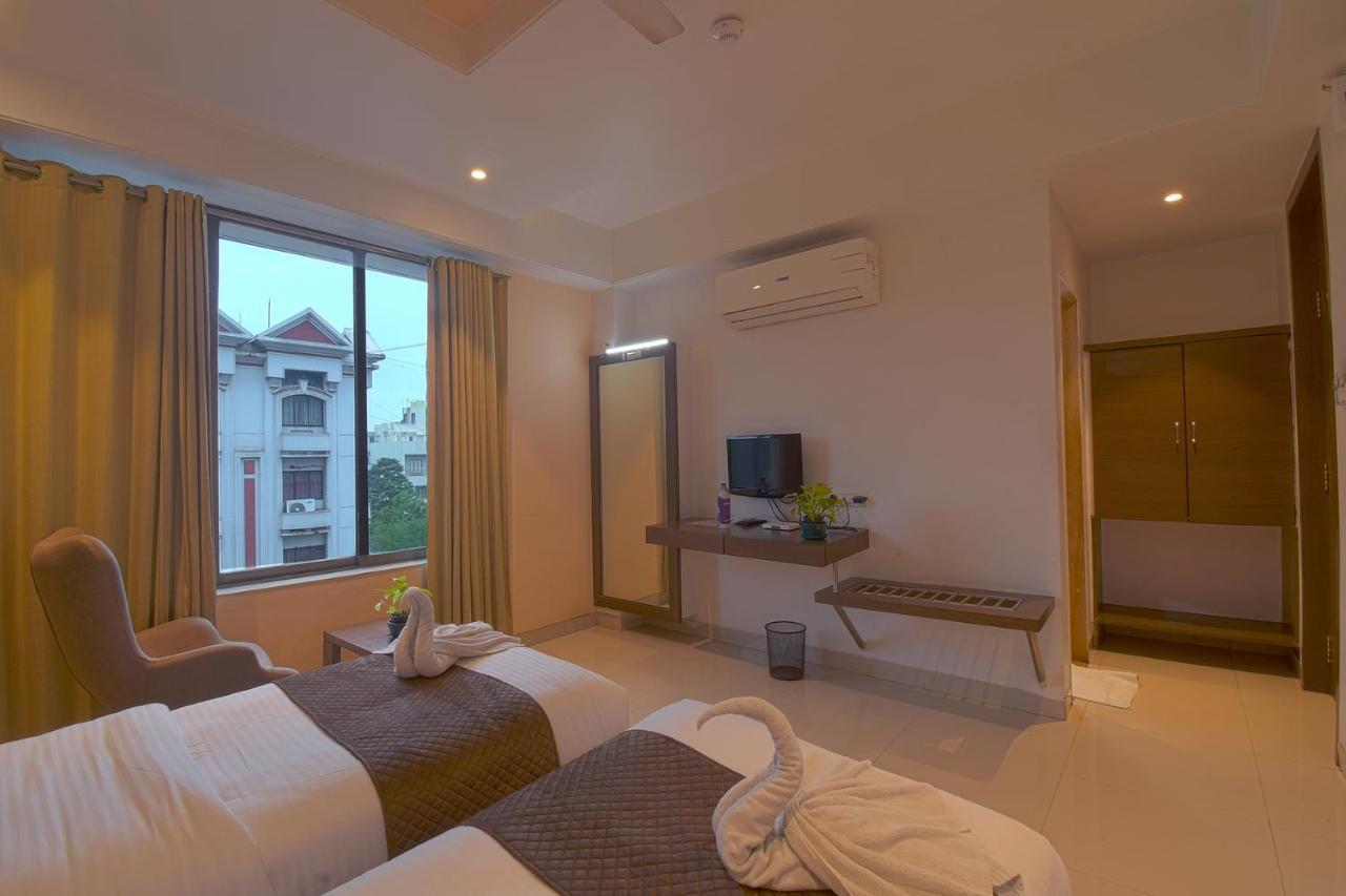Hotel Season 4 -3-Star Hotel Sāngli Buitenkant foto