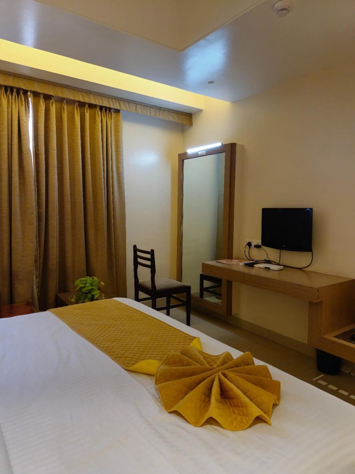 Hotel Season 4 -3-Star Hotel Sāngli Buitenkant foto